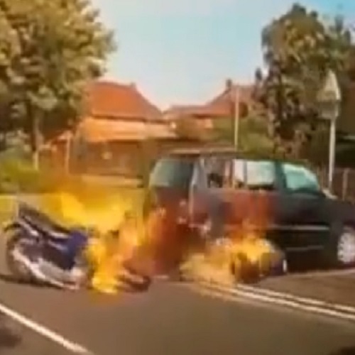 Dude Turns Into Human Fireball after Crashing Into Car