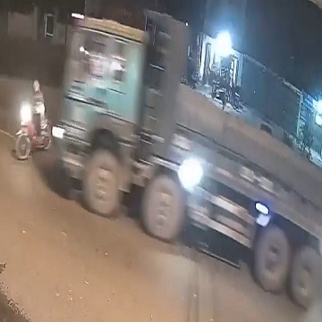 One Wrong Move Costs Biker His Useless Life