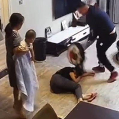 Cruel Chinese POS Brutalize His Baby's Mother