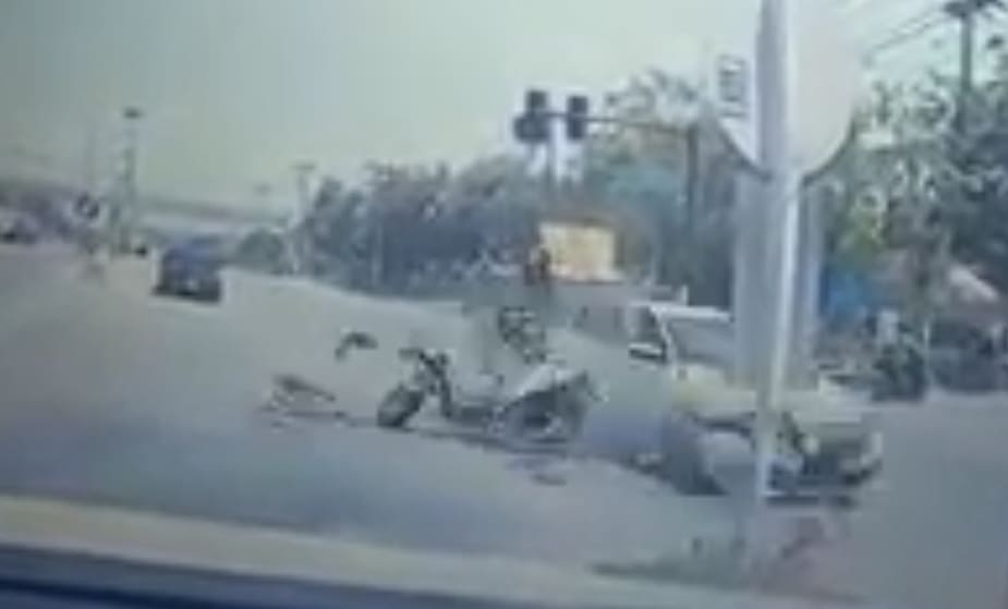 Biker Gets Wrecked at Intersection
