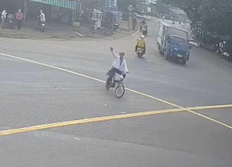 Cyclist Playing In Traffic Receives His Karma