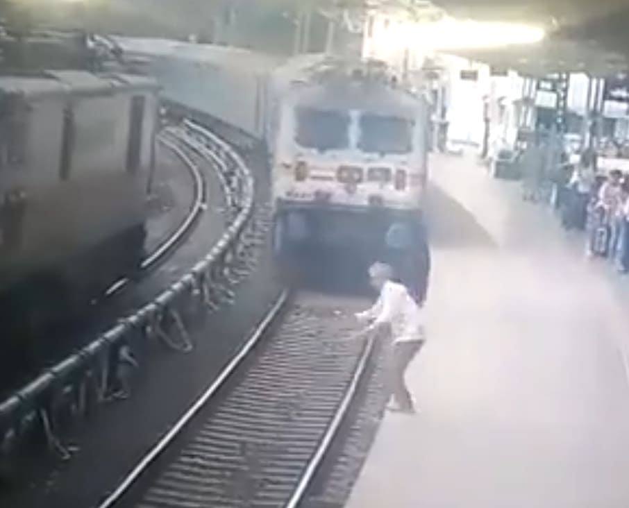 Elderly Guy Ends His Day On The Tracks