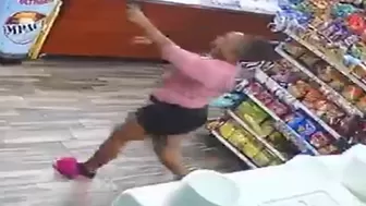 Woman Storms a Houston Convenience Store With a Gun to Steal Cigarettes