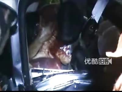SAD: Bloody and Injured Husband Desperately Gives his Wife CPR right in the Car at the Crash Scene