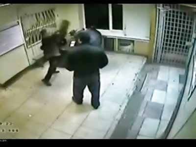 Police Officer KO'd by a Lunatic Inmate with a Chair 