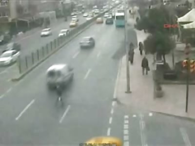 Taxi Driver destroys a Pedestrian throwing Him down the Street