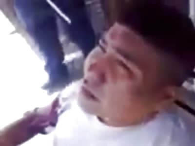 Scared.....Mexican Man has his Fingers Chopped and then is Beheaded