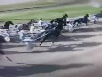 Man has Heart Attack and is Trampled by Horses during Race