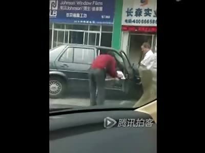 ASSHOLE Father Beats his Little Daughter For Making a Mess