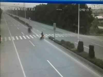 Girl on Motorcycle with Boyfriend is Killed when he does a Dumb Move at Intersection