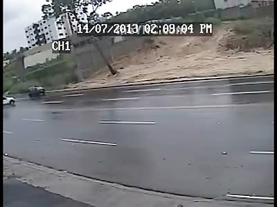 Slippery Conditions and Speeding Jeep cause Fatal Collision caught on CCTV (Both Drivers Dead)