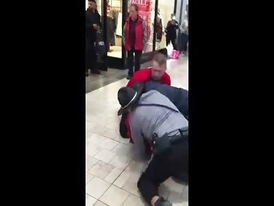 Good Samaritan and Security Guards Beat Thief in Shopping Mall (New Jersey)