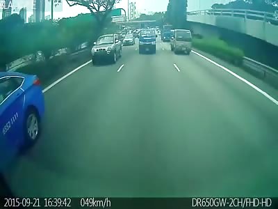 Singapore motorcyclist gets fatally run over by Truck 